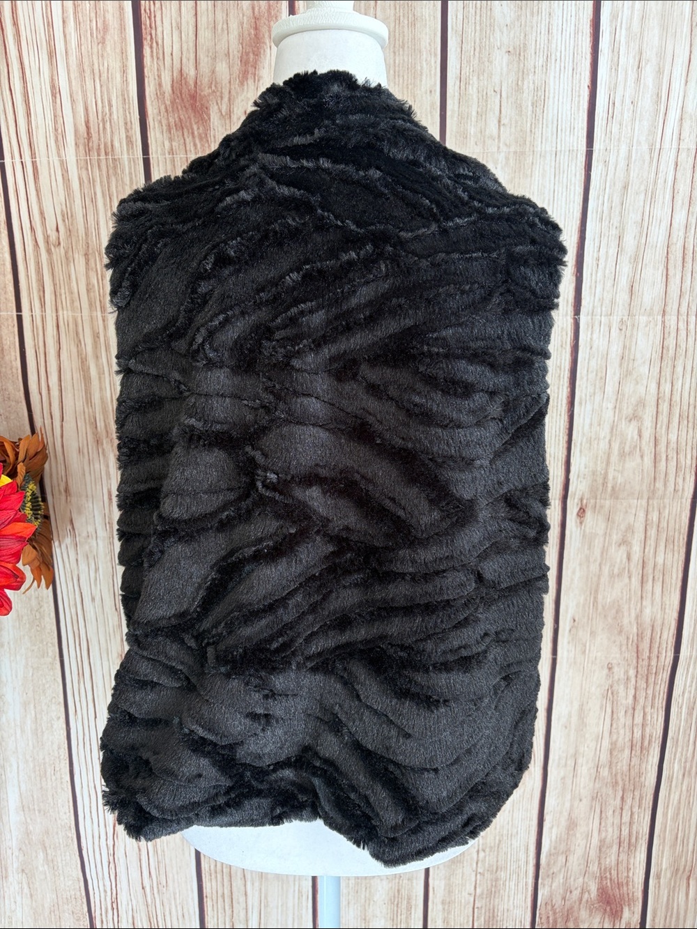 Betsey Johnson Warm Textured Black Faux Fur Vest with Black Lining - Picture 4 of 7